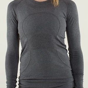 Lululemon athletics Run Swiftly long sleeve  (size 6)